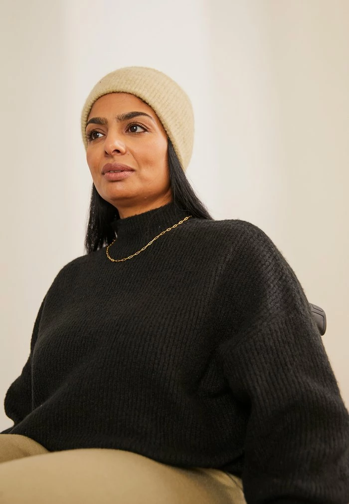 Zign Jumper - Black 3 Zign Jumper - Black