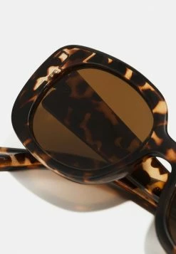 Zign Sunglasses - Brown -Zign 0eb6c726537a45df9a3ff3e1a227d16e