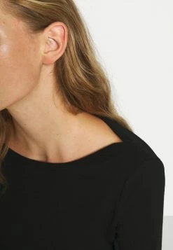 Zign Long Sleeved Top - Black -Zign 218fb6c4914848aea47224c484c97165