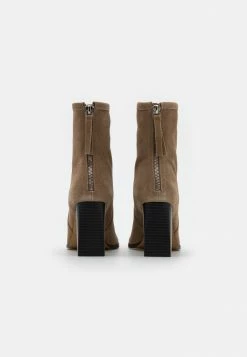 Zign Classic Ankle Boots - Beige 12 Zign Classic Ankle Boots - Beige -Zign 2a900534d47c4b069a6079242293c33f