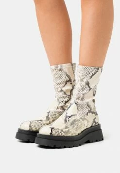 Zign Platform Boots - Black