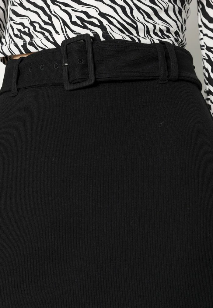 REDEZIGN - A-line Skirt - Black 7 REDEZIGN - A-line Skirt - Black - Image 5