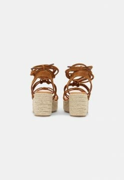 Zign Platform Sandals - Cognac -Zign 661e757b85e144a0941b7e574f3983bd