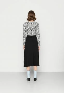 REDEZIGN - A-line Skirt - Black 10 REDEZIGN - A-line Skirt - Black -Zign 7169d9903c93447d965de0a9c3167e51