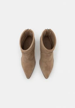 Zign Classic Ankle Boots - Beige 13 Zign Classic Ankle Boots - Beige -Zign 794e4e27d4d64f4c862c77083f33d5a2