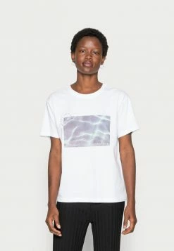 Zign CLARE WATER PHOTO PRINT IN THIS TOGETHER TEE - Print T-shirt - White