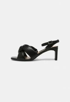 Zign Sandals - Black -Zign a7b0abe7d2e04f0c8a9d5db314f0549d