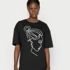 Zign EMBROIDERY LINE FACE TEE - Print T-shirt - Black -Zign c44c5a3c653948e59cf416e40ba60055