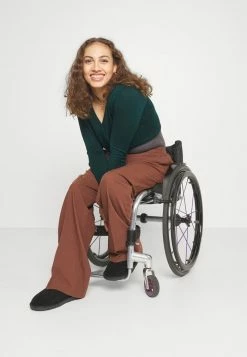 Zign Trousers - Brown 18 Zign Trousers - Brown -Zign c5eebb8627c54fa6a3f5d0a602919a9a