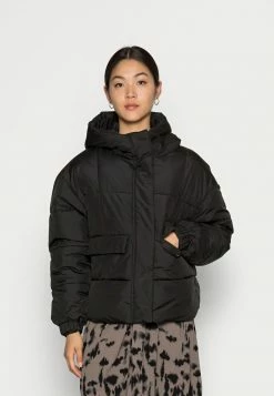 Zign SHORT OVERSIZE PUFFER - Winter Jacket - Black