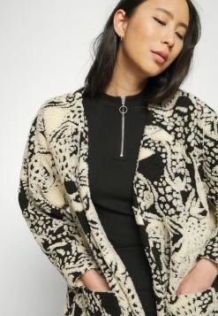 Zign Long Sleeved Top - Black -Zign e2c3fb0968e34be3810e70e35b8c1b3b